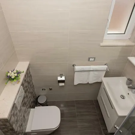 Vujcic * Μακάρσκα