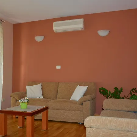 Vujcic Apartman *